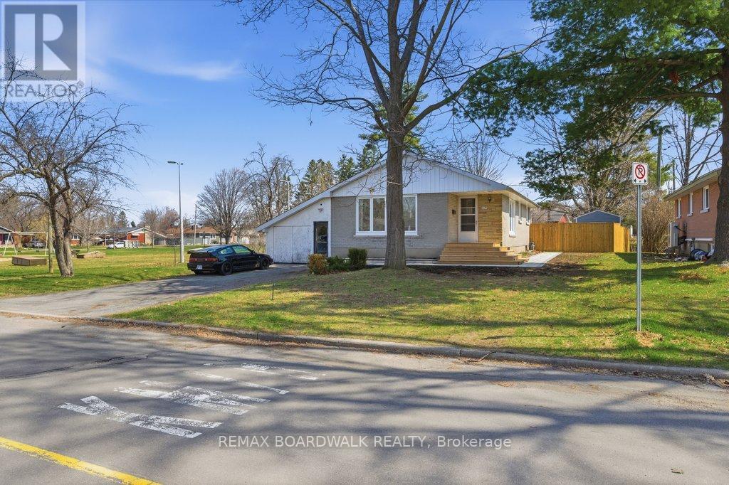 1279 Adirondack Drive, Ottawa, ON - Outdoor
