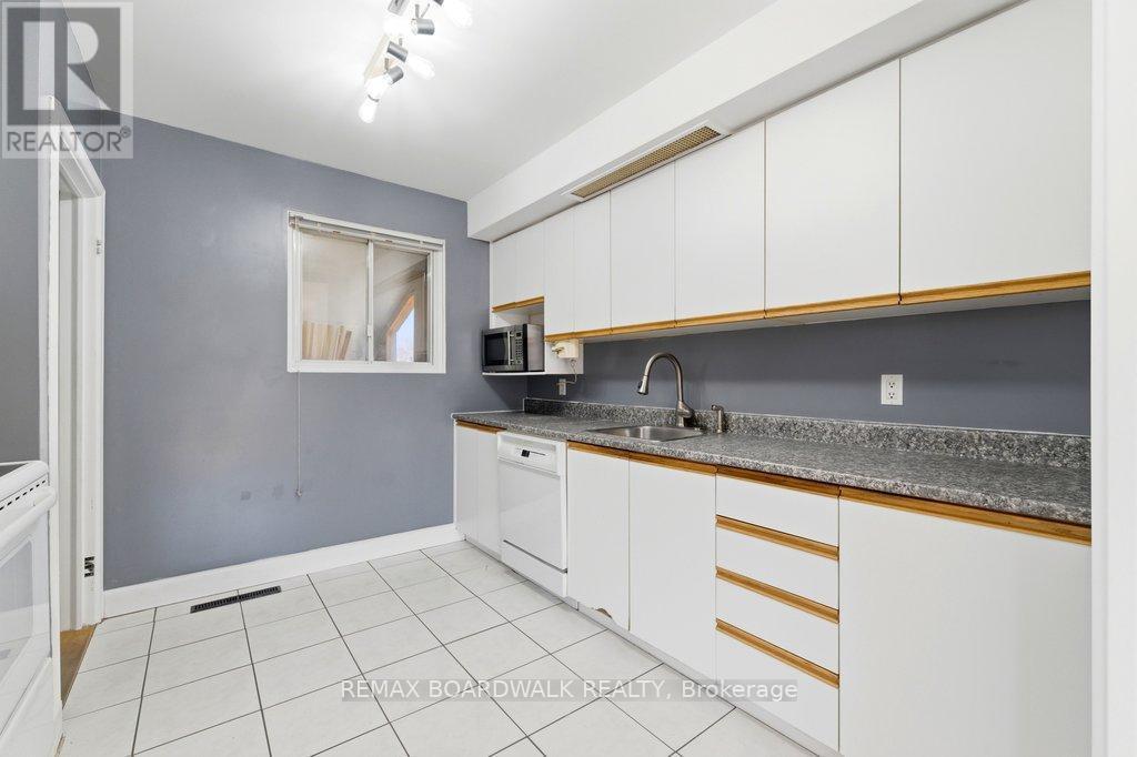 1279 Adirondack Drive, Ottawa, ON - Indoor Photo Showing Kitchen