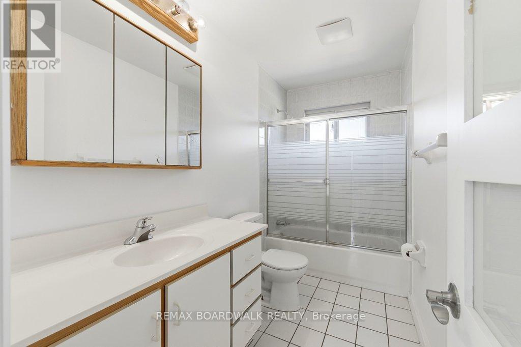 1279 Adirondack Drive, Ottawa, ON - Indoor Photo Showing Bathroom