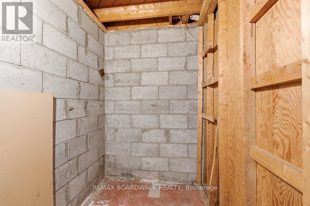 1279 Adirondack Drive, Ottawa, ON - Indoor