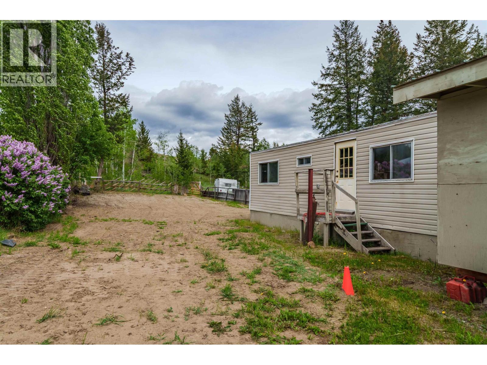 4807 Clarke Avenue, Lac La Hache, BC - Outdoor
