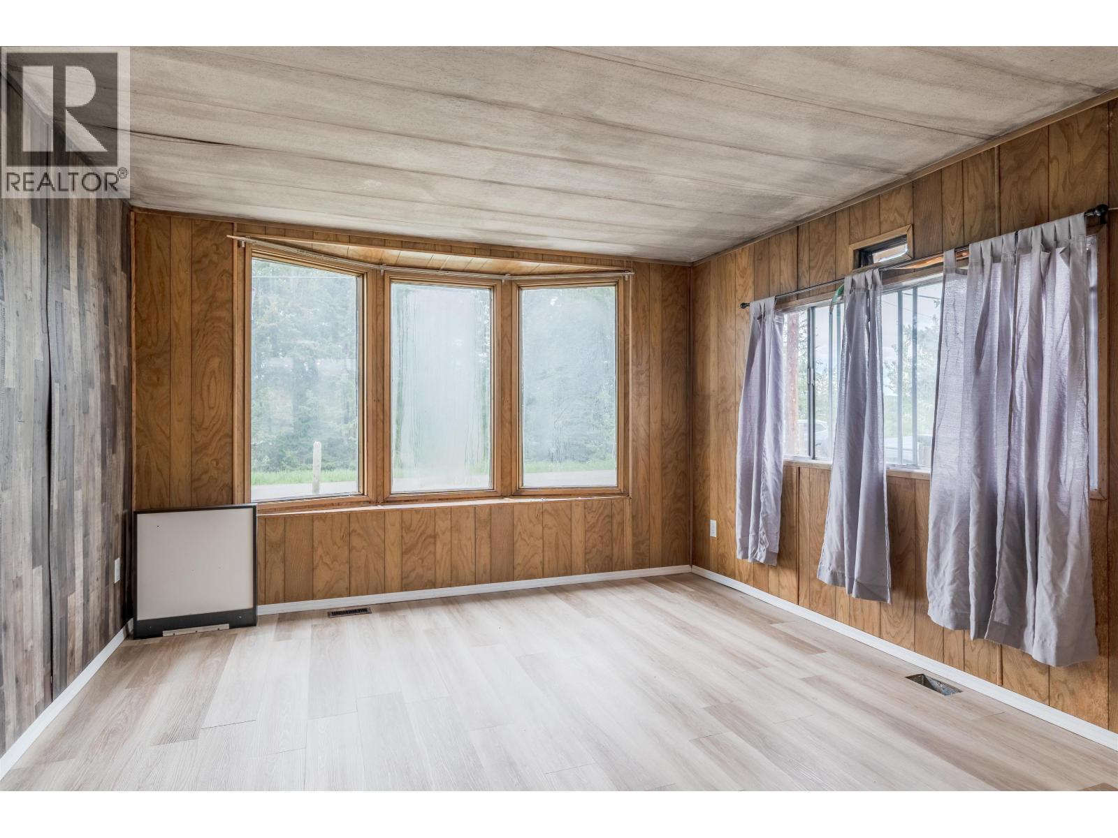 4807 Clarke Avenue, Lac La Hache, BC - Indoor Photo Showing Other Room