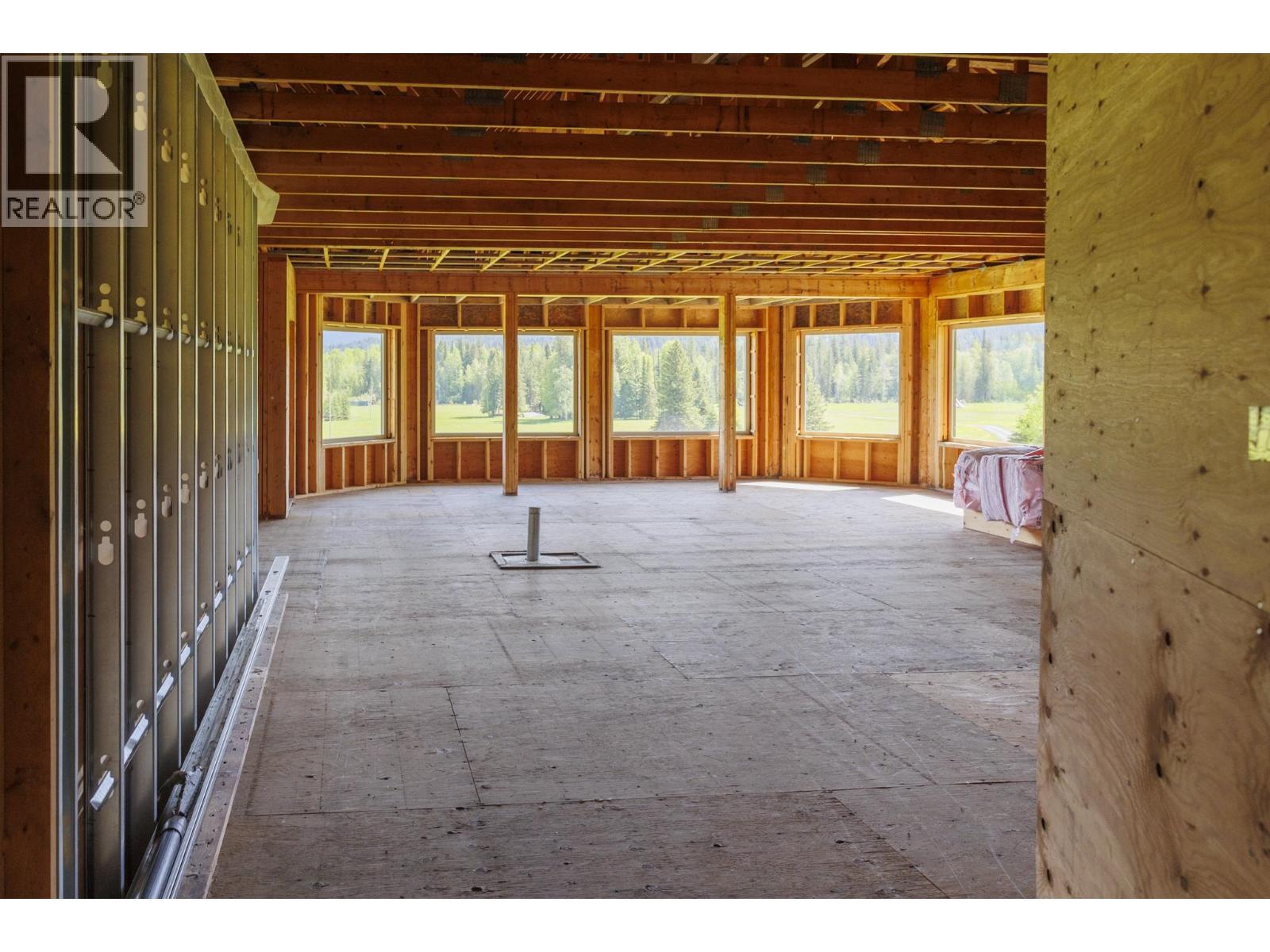 8985 Crescent Spur Road, Mcbride, BC - Photo Showing Other Room