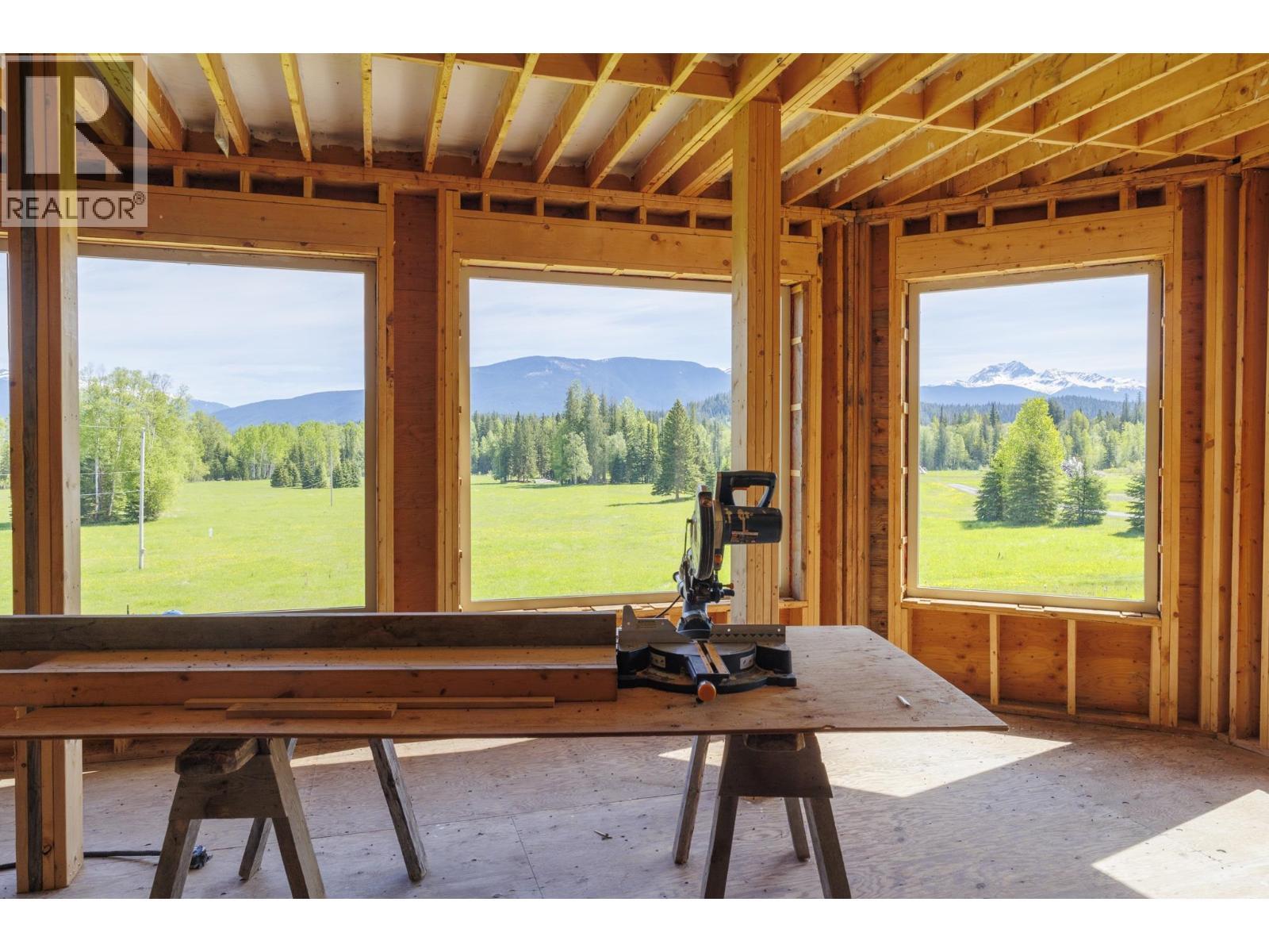 8985 Crescent Spur Road, Mcbride, BC - Indoor