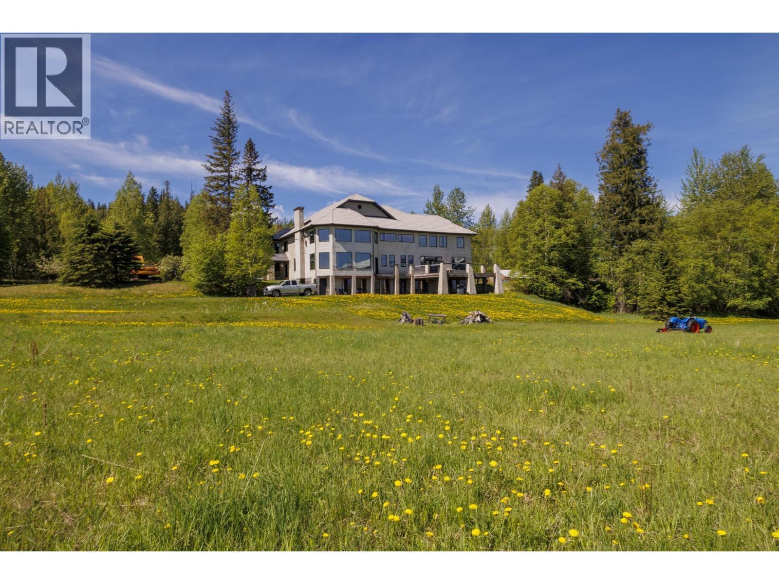 8985 Crescent Spur Road, Mcbride, BC - Outdoor With Deck Patio Veranda