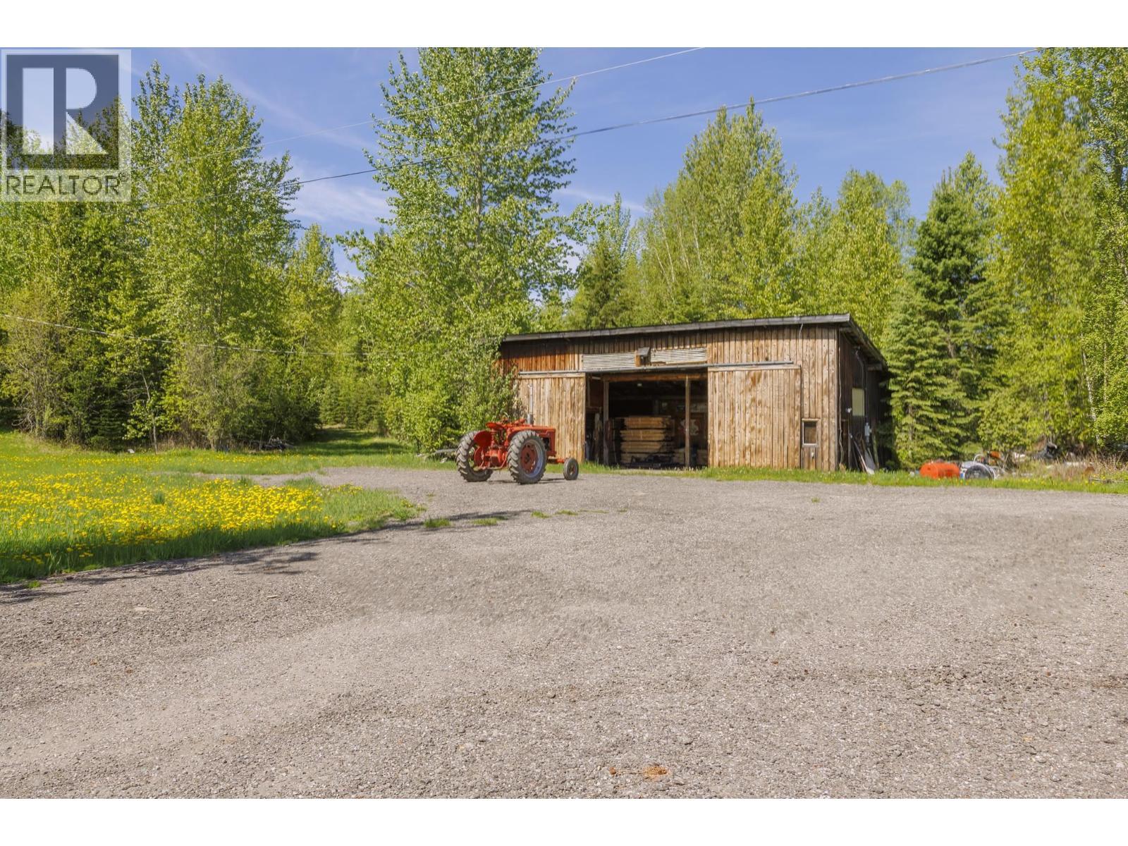 8985 Crescent Spur Road, Mcbride, BC - Outdoor