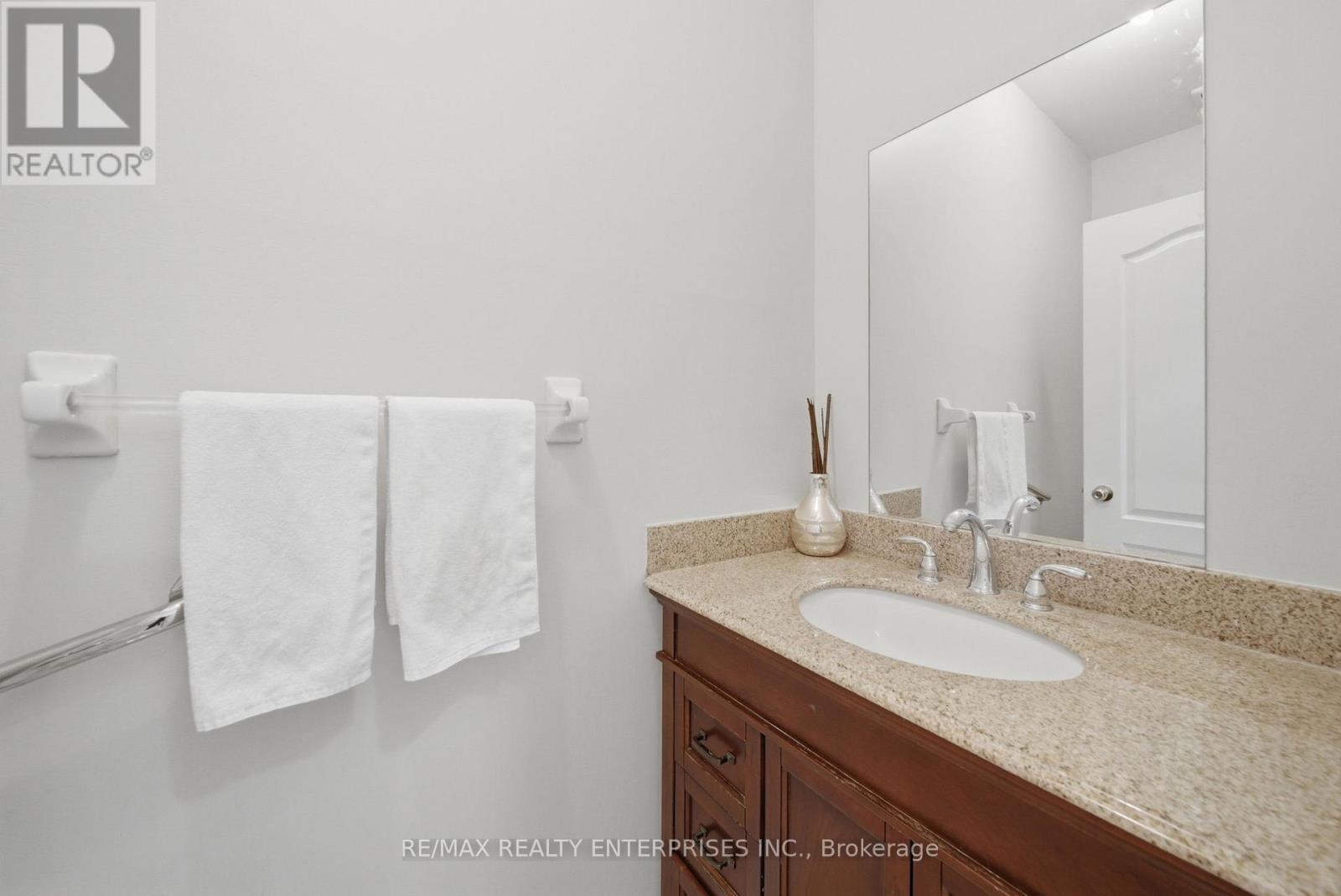 5811 Cornell Crescent, Mississauga, ON - Indoor Photo Showing Bathroom
