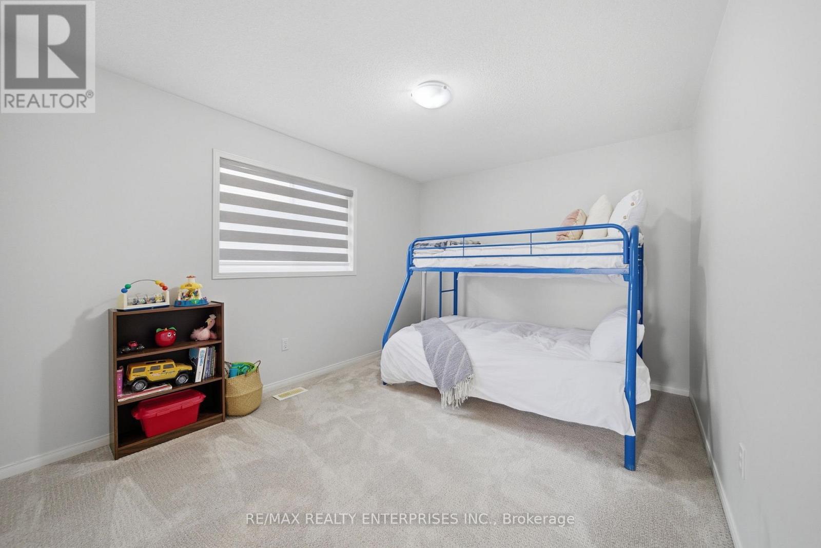 5811 Cornell Crescent, Mississauga, ON - Indoor Photo Showing Bedroom