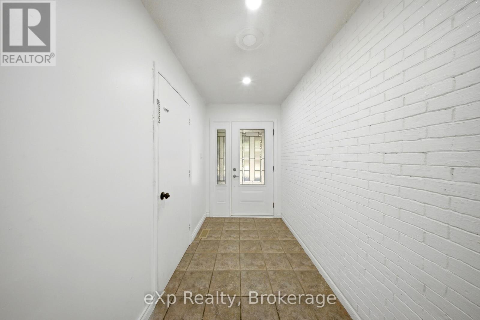 79 Ann Street, Hamilton (Dundas), ON - Indoor Photo Showing Other Room