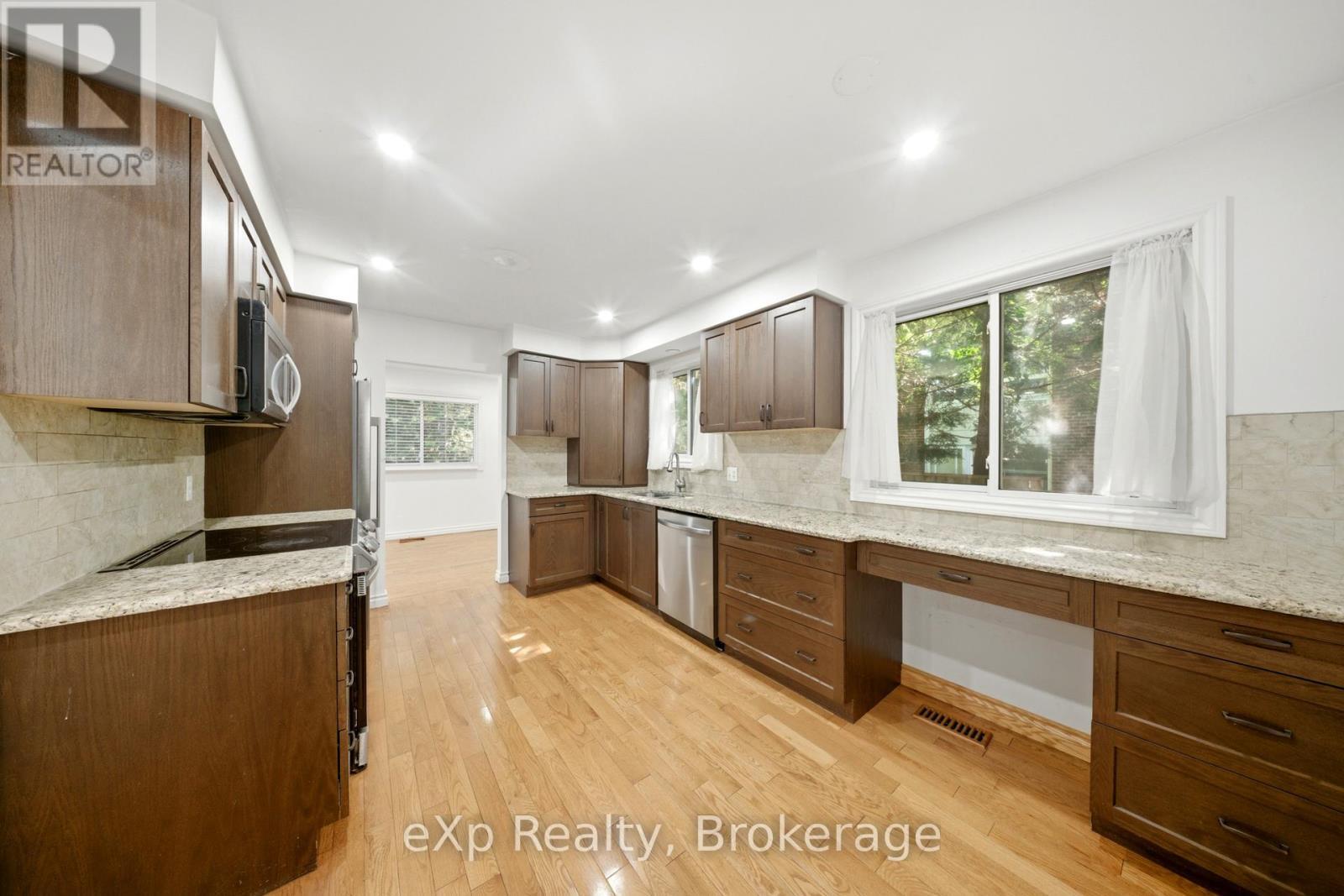 79 Ann Street, Hamilton (Dundas), ON - Indoor Photo Showing Kitchen