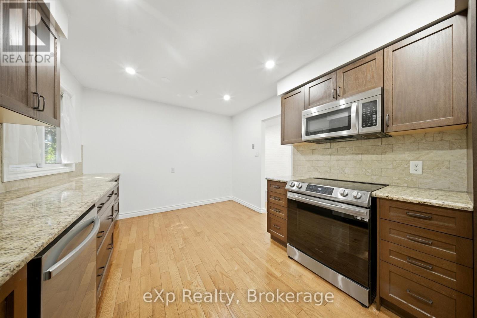 79 Ann Street, Hamilton (Dundas), ON - Indoor Photo Showing Kitchen