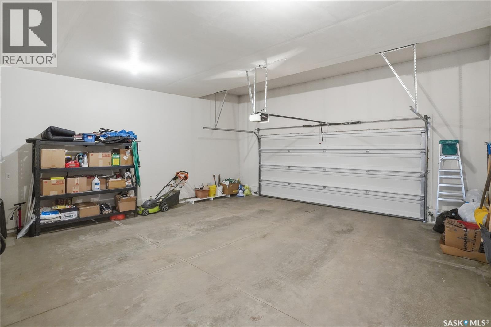 3714 Sandringham Road E, Regina, SK - Indoor Photo Showing Garage