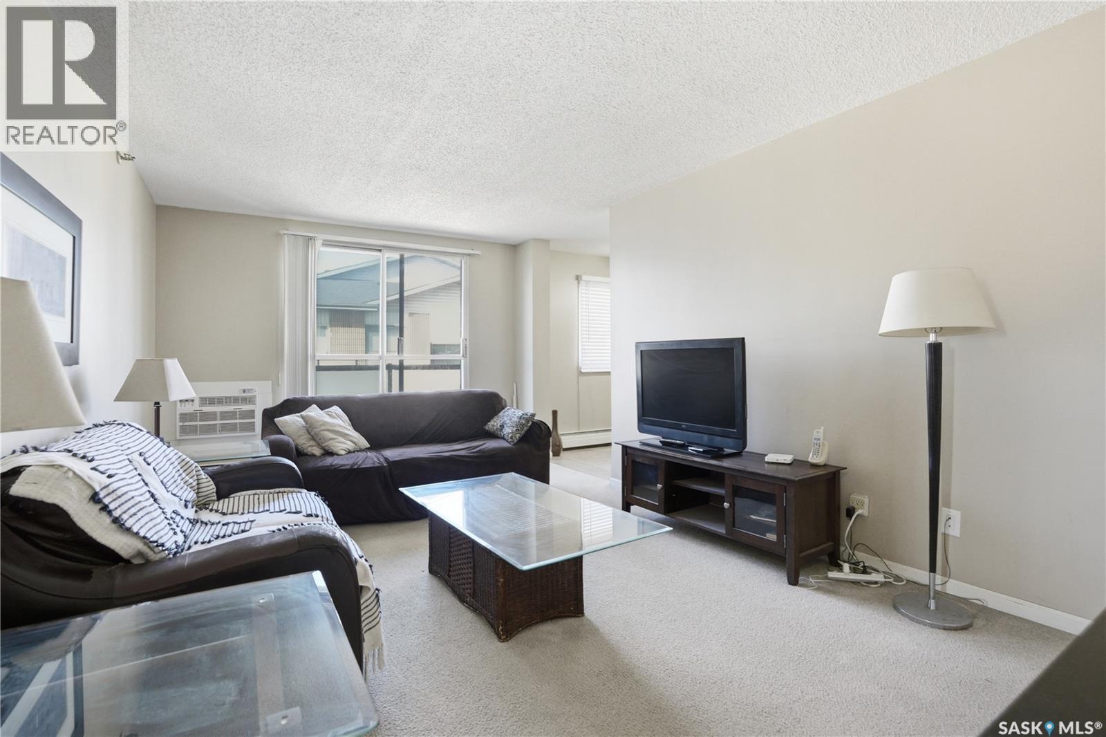 93 3 Columbia Drive, Saskatoon, SK - Indoor Photo Showing Living Room