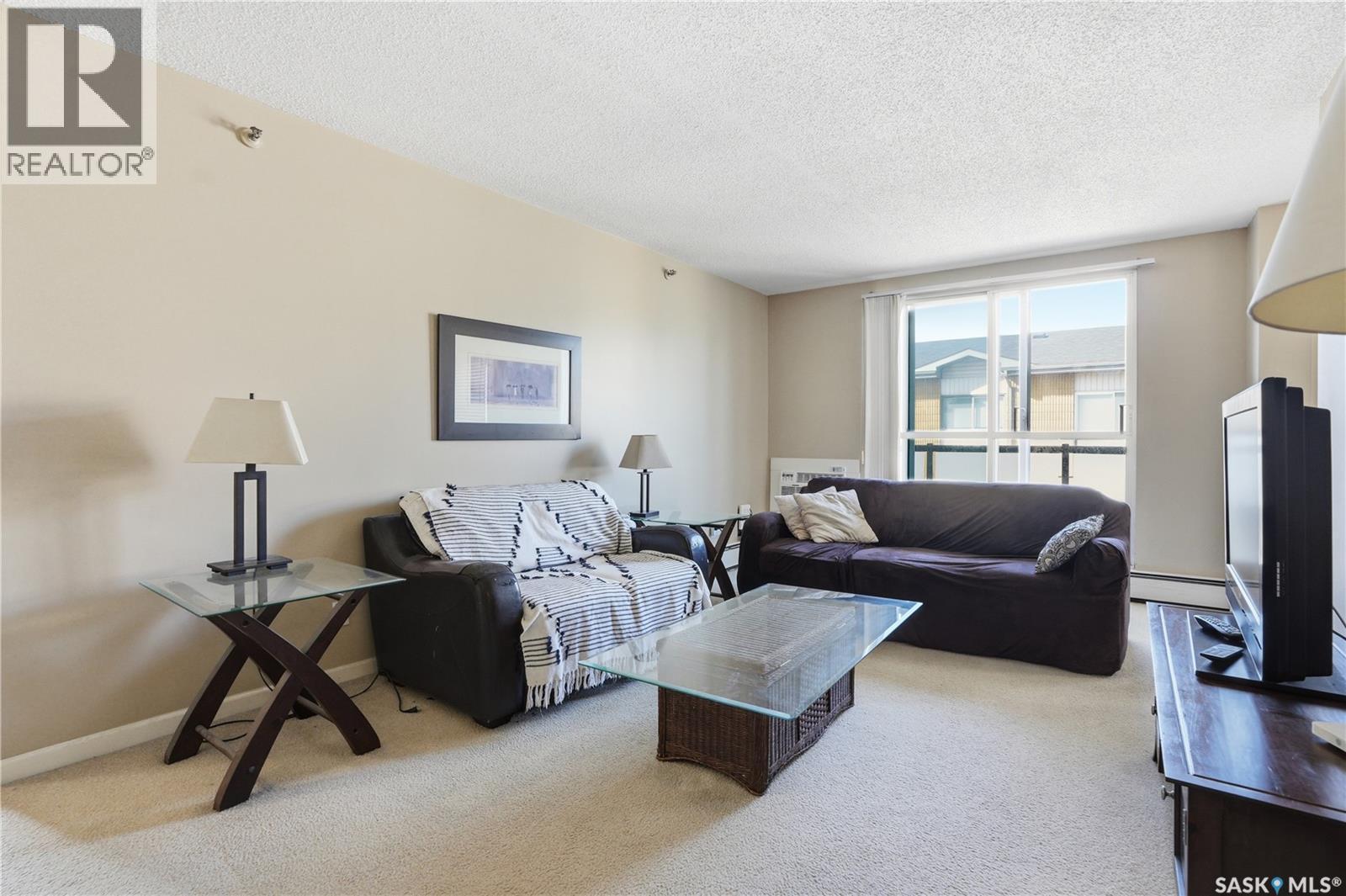 93 3 Columbia Drive, Saskatoon, SK - Indoor Photo Showing Living Room