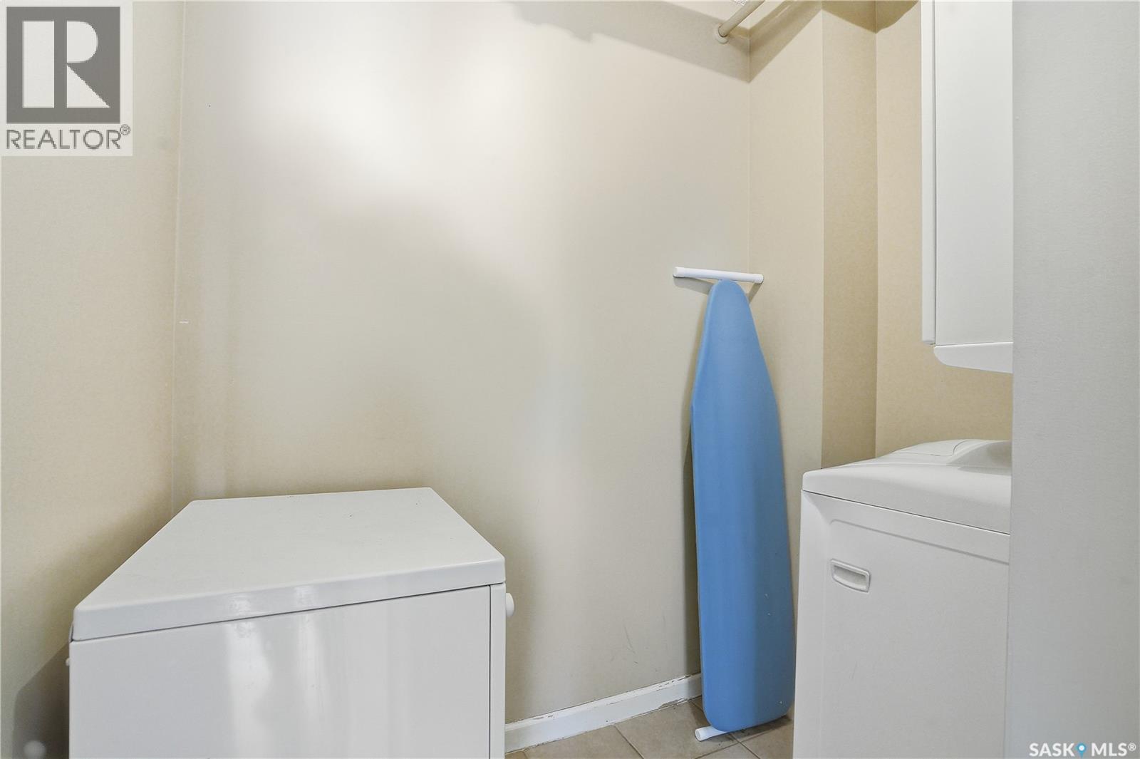 93 3 Columbia Drive, Saskatoon, SK - Indoor Photo Showing Laundry Room