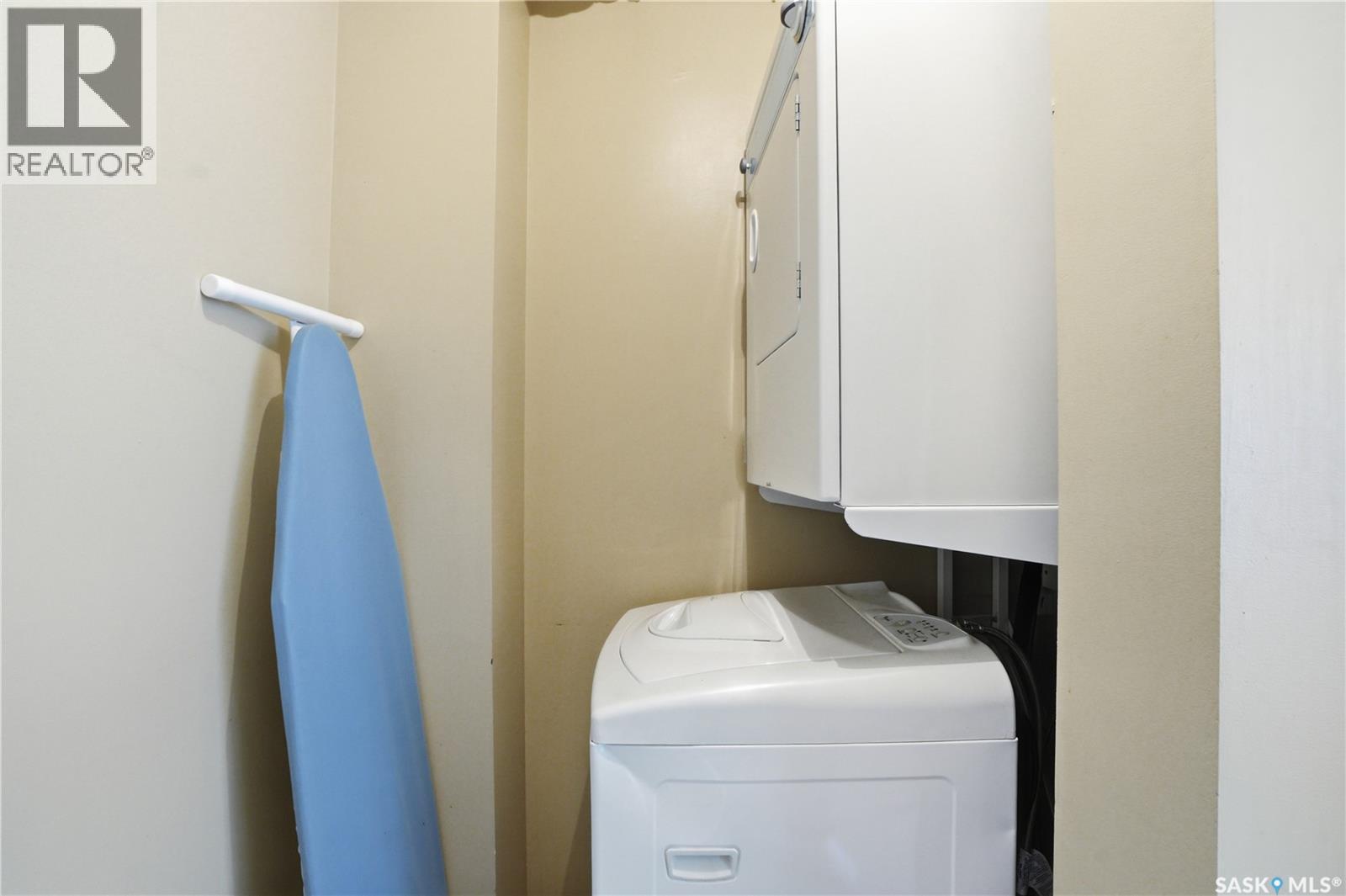 93 3 Columbia Drive, Saskatoon, SK - Indoor Photo Showing Laundry Room