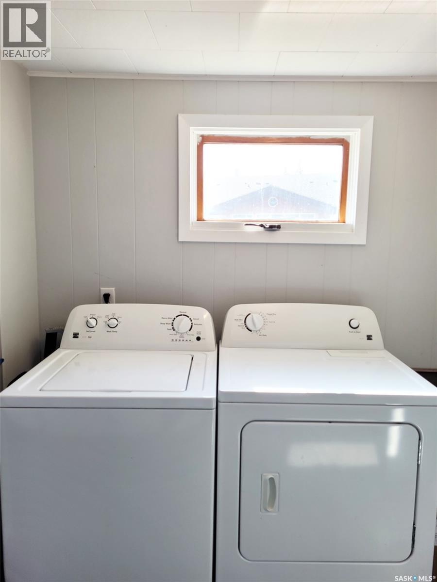 601 3Rd Avenue E, Meadow Lake, SK - Indoor Photo Showing Laundry Room