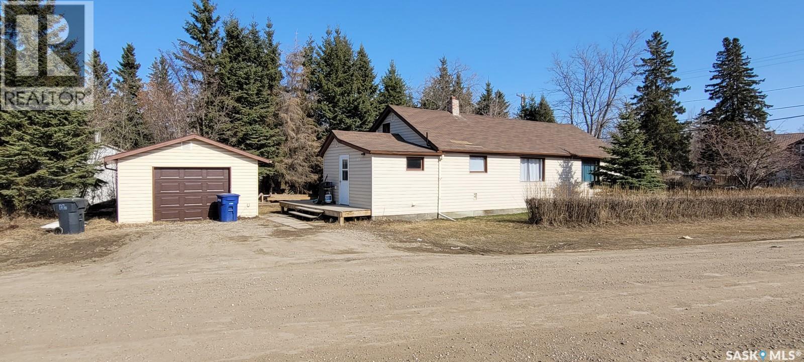 601 3Rd Avenue E, Meadow Lake, SK - Outdoor