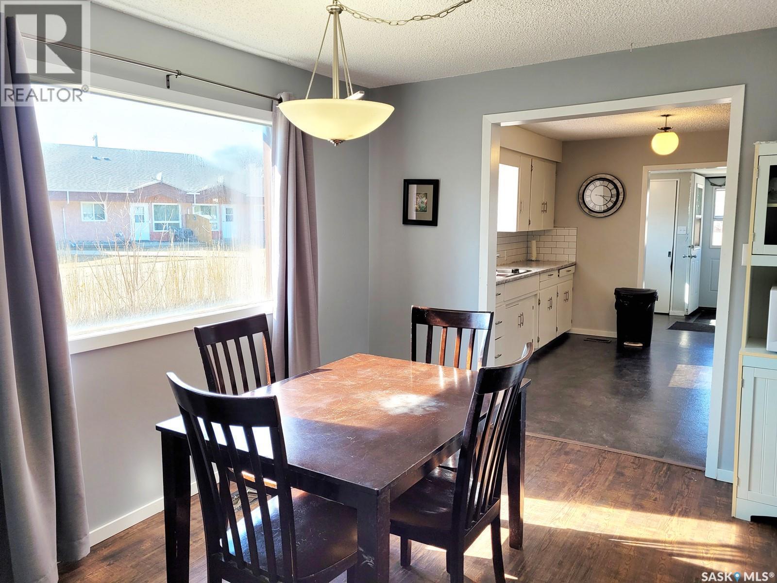 601 3Rd Avenue E, Meadow Lake, SK - Indoor Photo Showing Dining Room