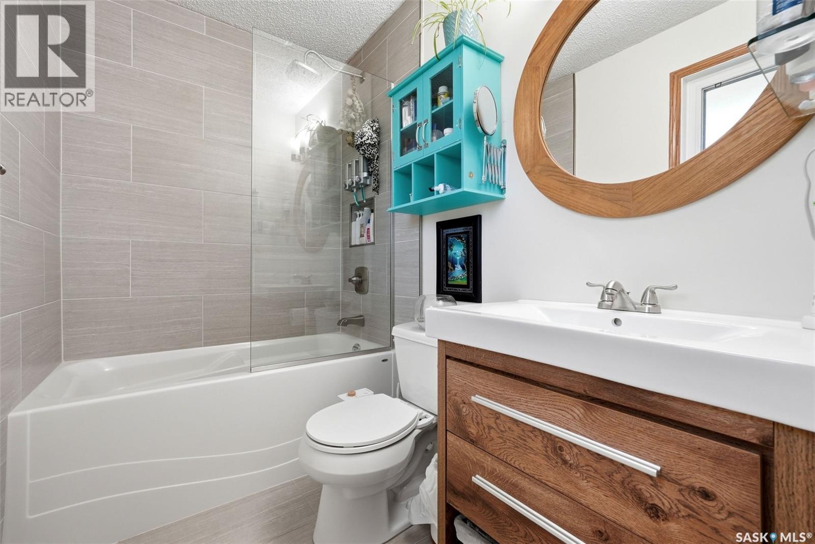 3731 Selinger Crescent, Regina, SK - Indoor Photo Showing Bathroom