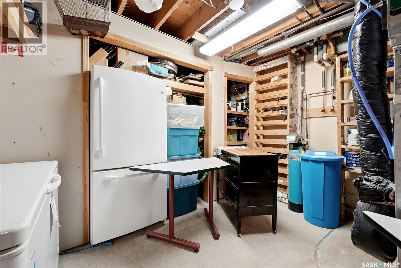 3731 Selinger Crescent, Regina, SK - Indoor Photo Showing Laundry Room