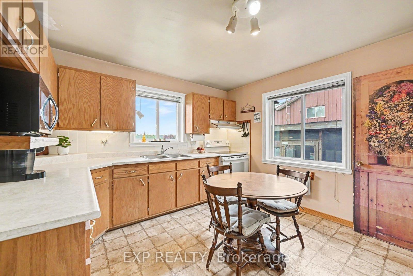 Kitchen - 19460 County 2 Road, South Glengarry, ON - Indoor Photo Showing Kitchen With Double Sink