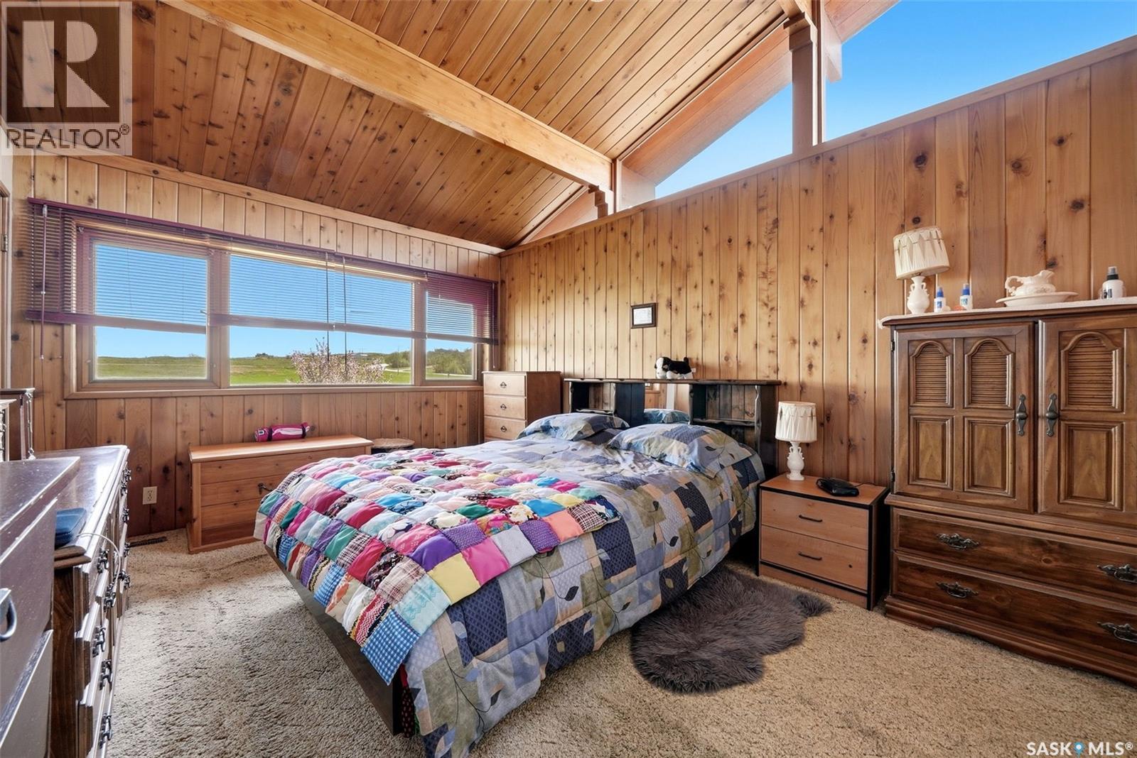 45 Miller Crescent E, Lumsden, SK - Indoor Photo Showing Bedroom