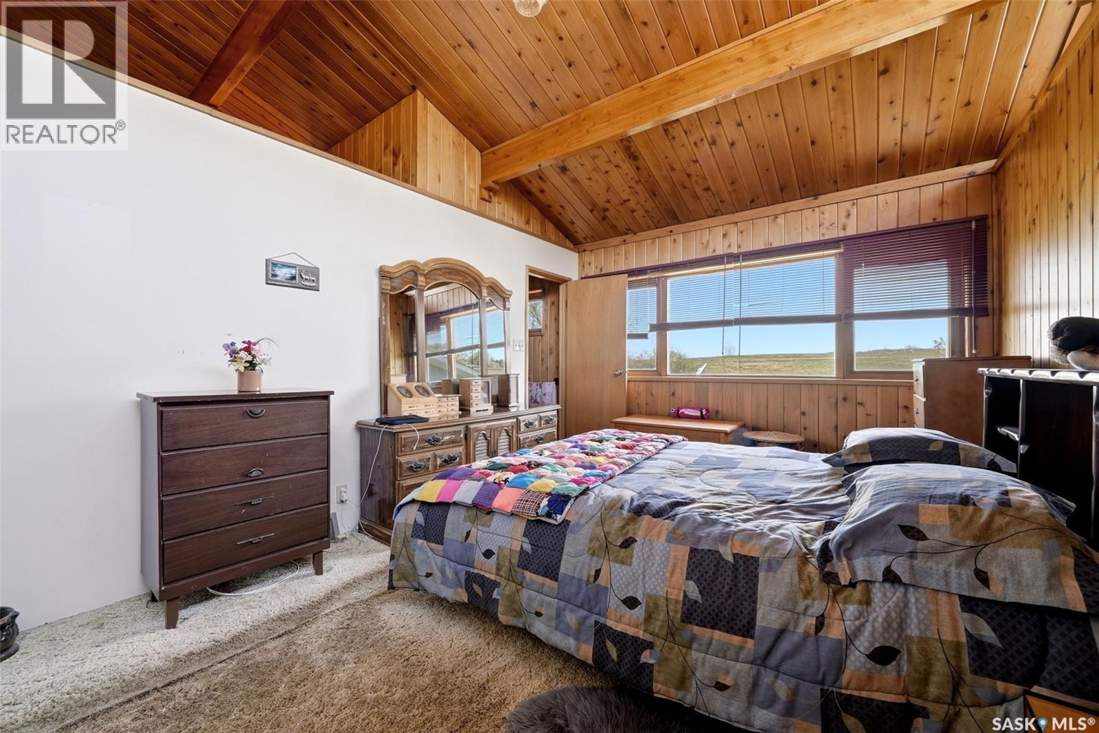 45 Miller Crescent E, Lumsden, SK - Indoor Photo Showing Bedroom