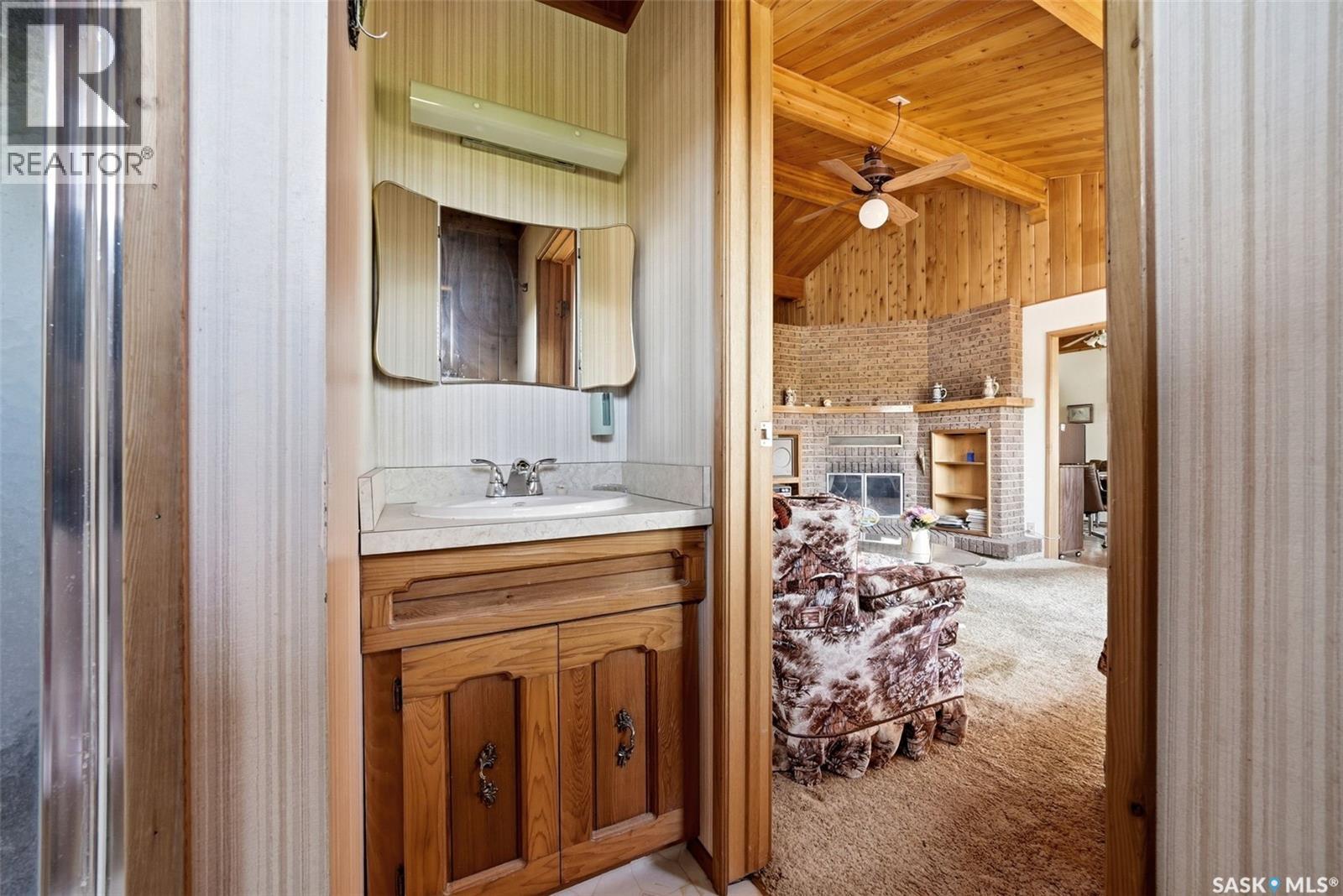 45 Miller Crescent E, Lumsden, SK - Indoor Photo Showing Bathroom