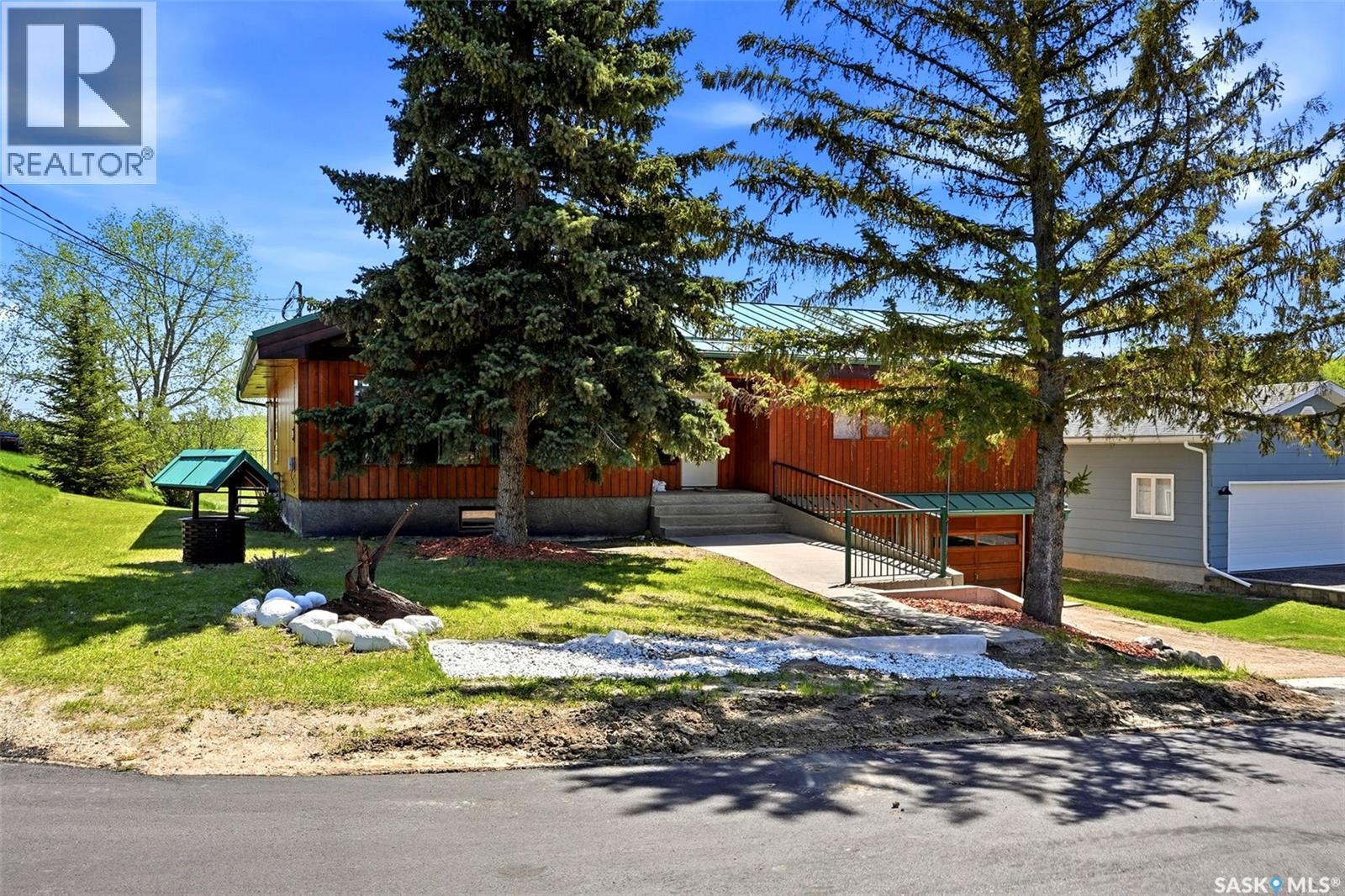 45 Miller Crescent E, Lumsden, SK - Outdoor