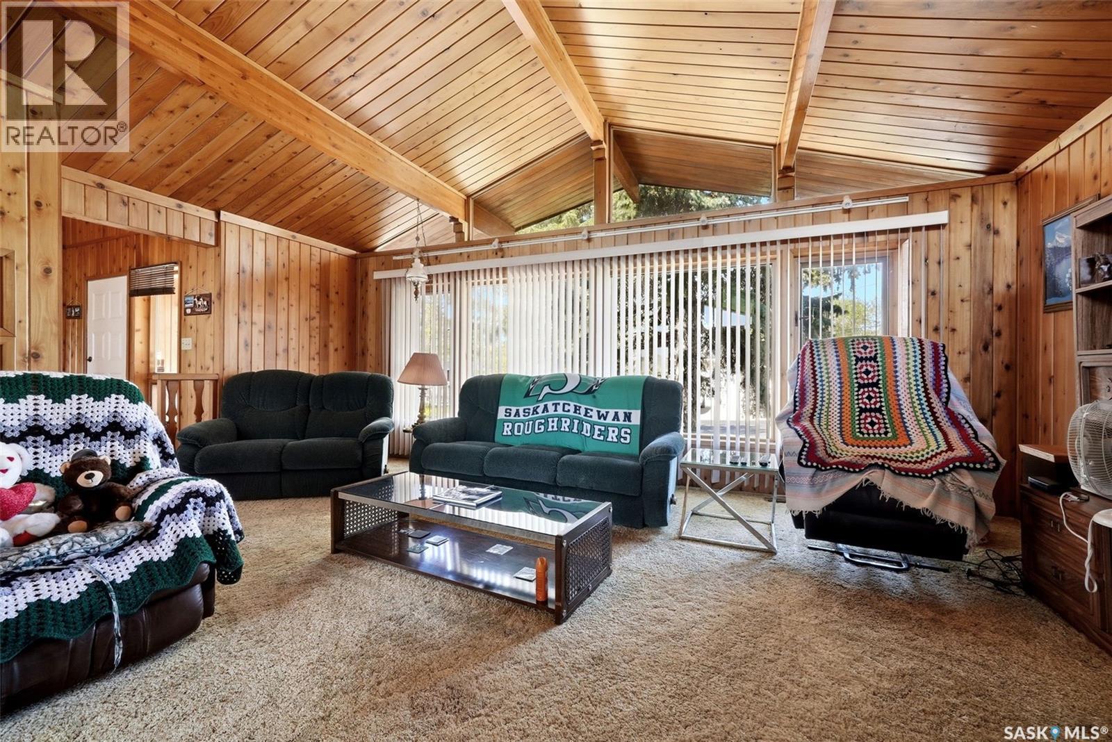 45 Miller Crescent E, Lumsden, SK - Indoor