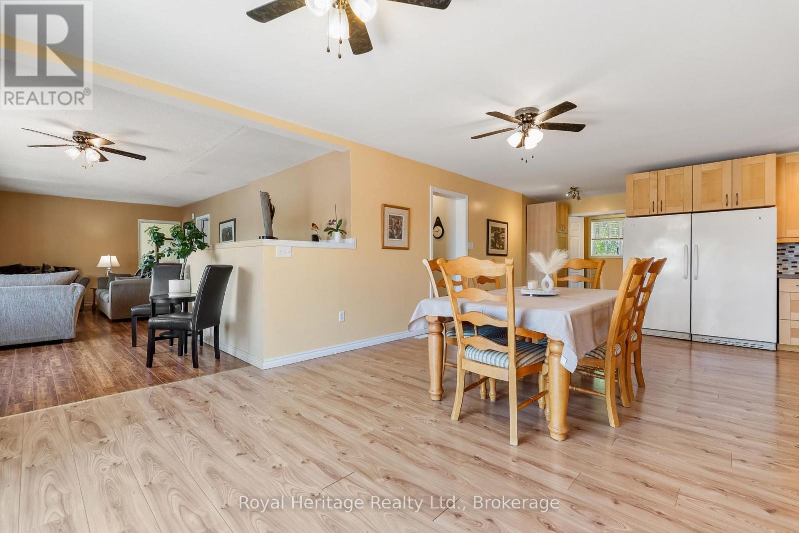 16 Fire Route 122, Trent Lakes, ON - Indoor Photo Showing Dining Room