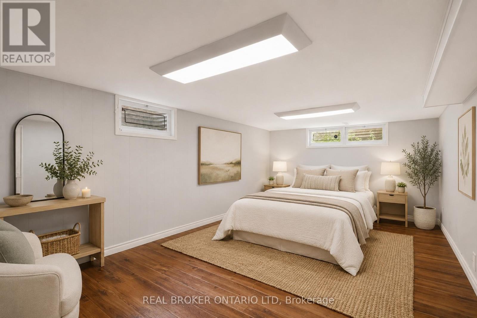 Digitally Furnished - 196 Wychwood Park, London North (North J), ON