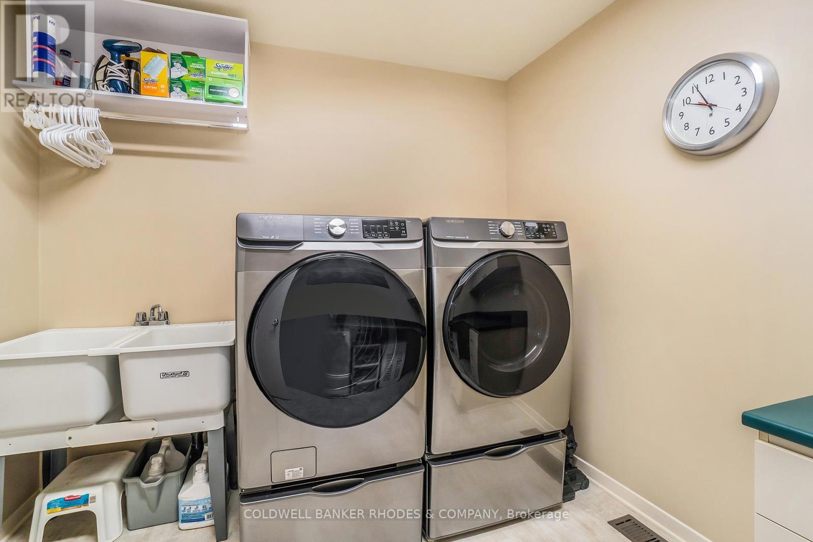 3 Mission Inn Grove, Ottawa, ON - Indoor Photo Showing Laundry Room