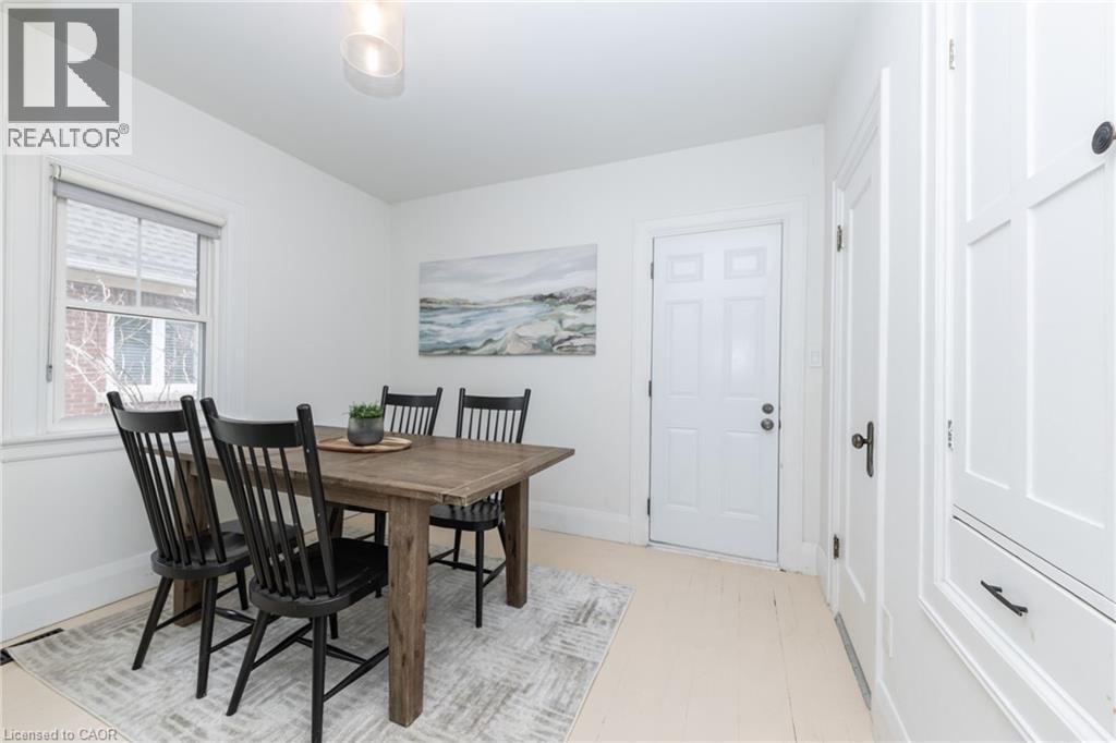 7 Pinehill Road, St. Catharines, ON - Indoor Photo Showing Dining Room
