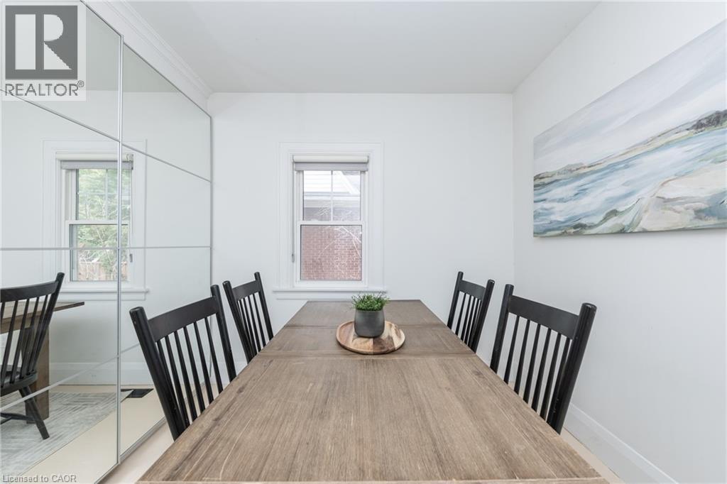 7 Pinehill Road, St. Catharines, ON - Indoor Photo Showing Dining Room