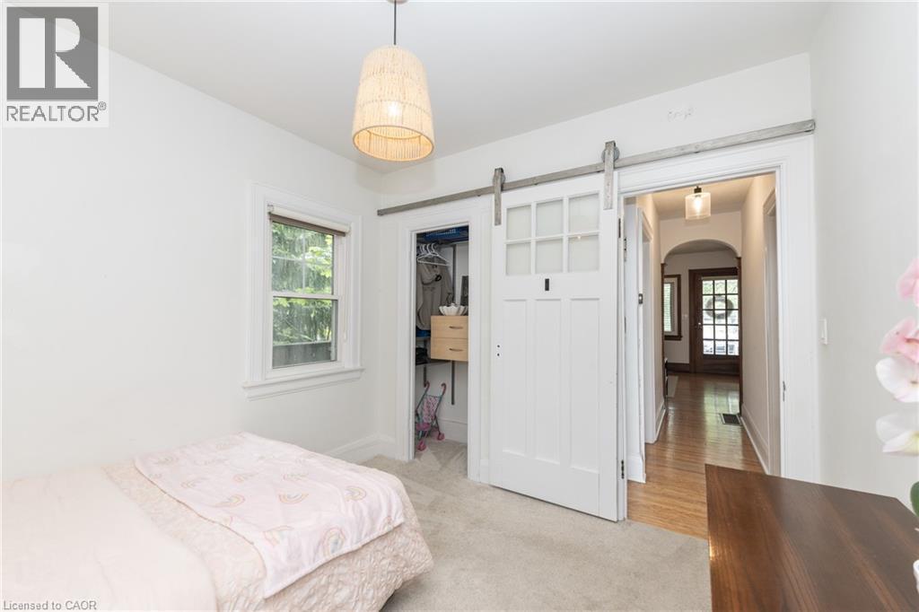 7 Pinehill Road, St. Catharines, ON - Indoor Photo Showing Bedroom