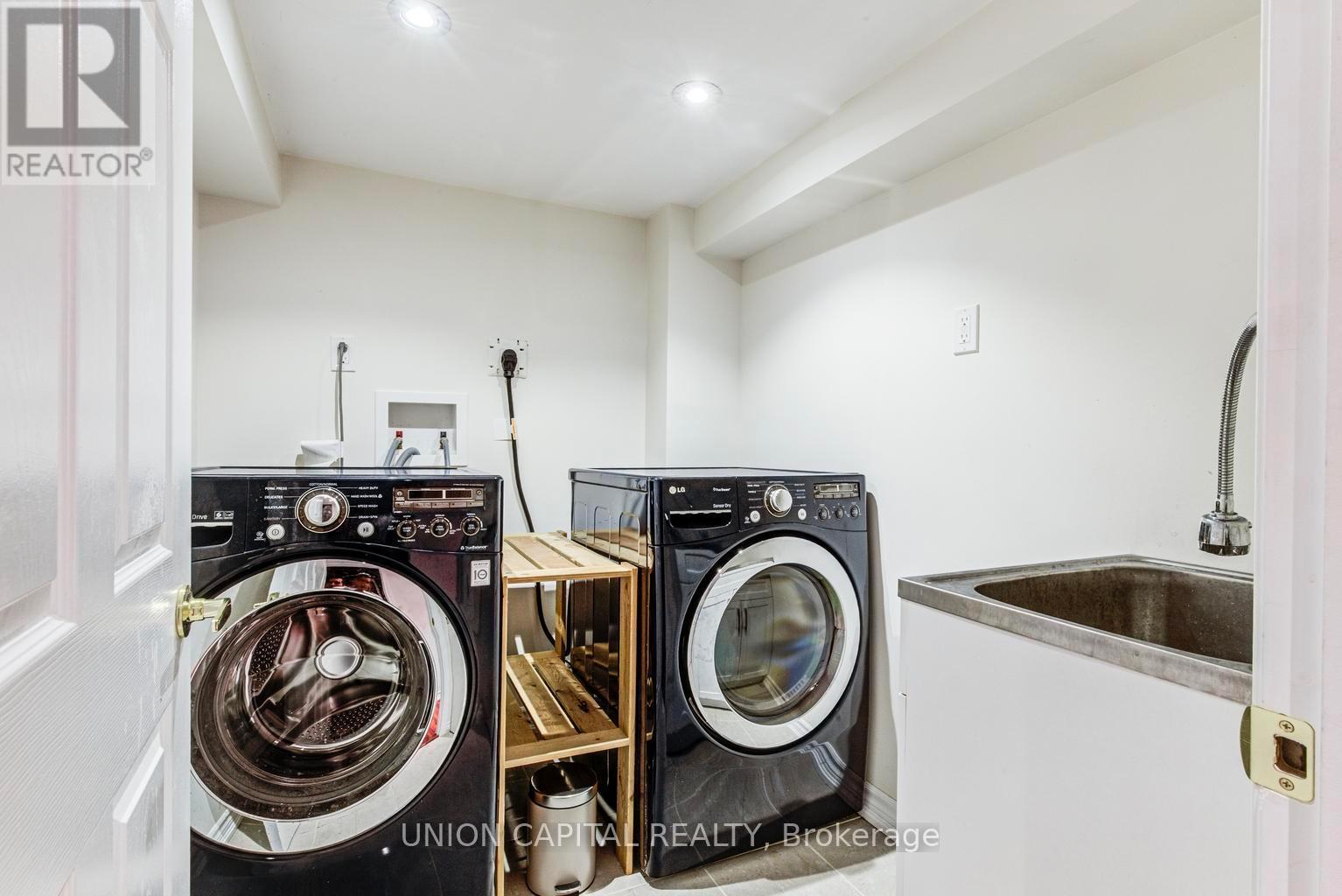 69 Southbrook Crescent, Markham, ON - Indoor Photo Showing Laundry Room