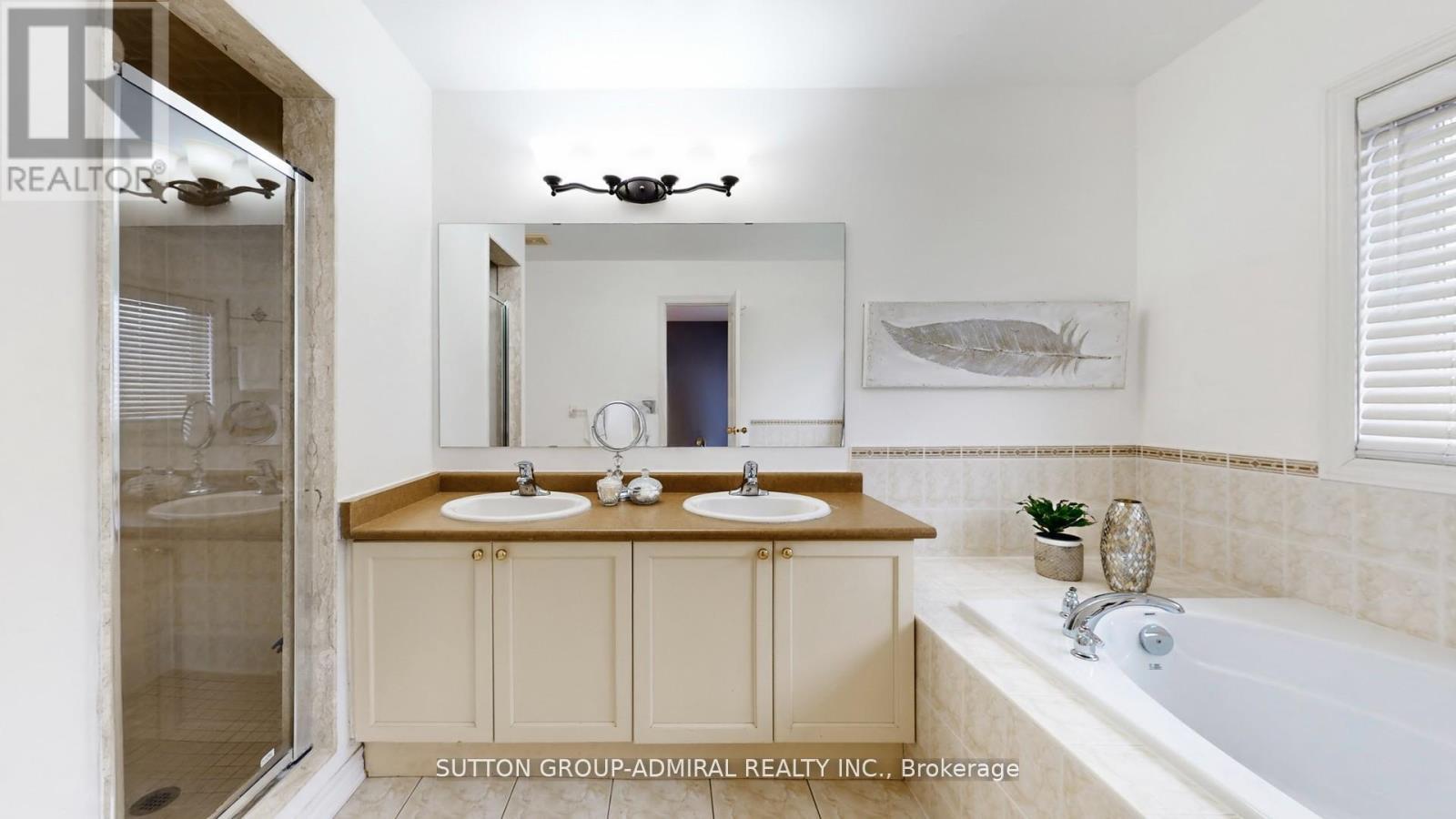 36 Helen Street, Vaughan, ON - Indoor Photo Showing Bathroom