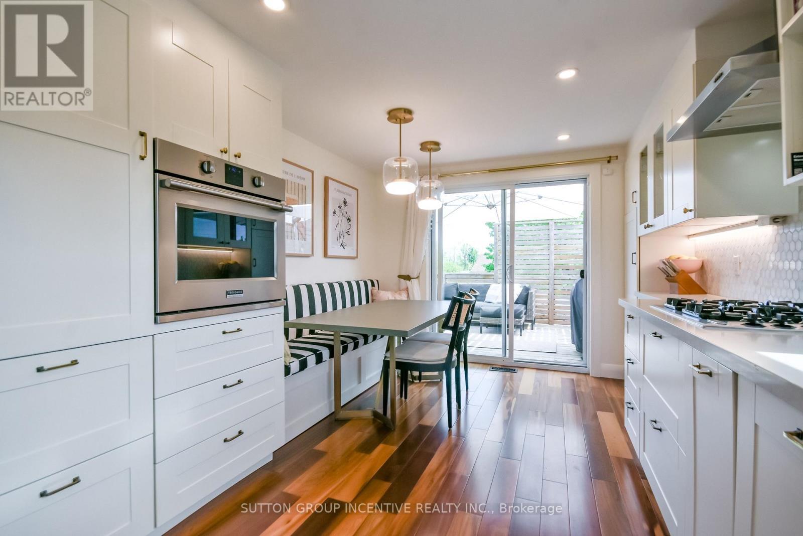 2 Hewitt Place, Barrie, ON - Indoor