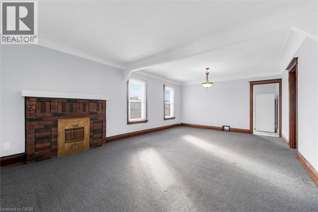 121 Edgemont Street N, Hamilton, ON - Indoor