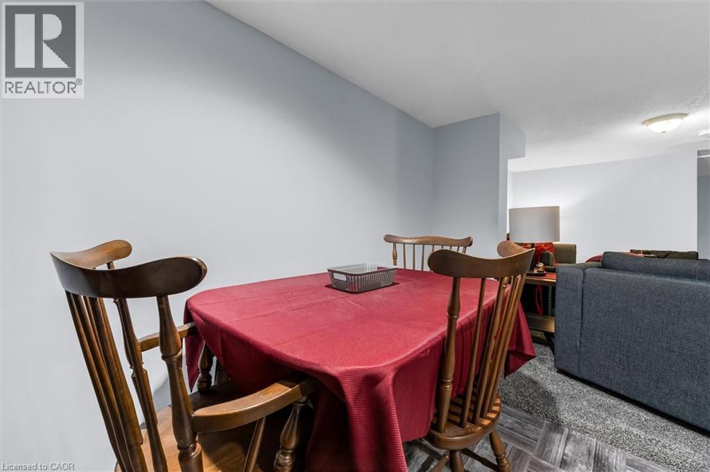 121 Edgemont Street N, Hamilton, ON - Indoor
