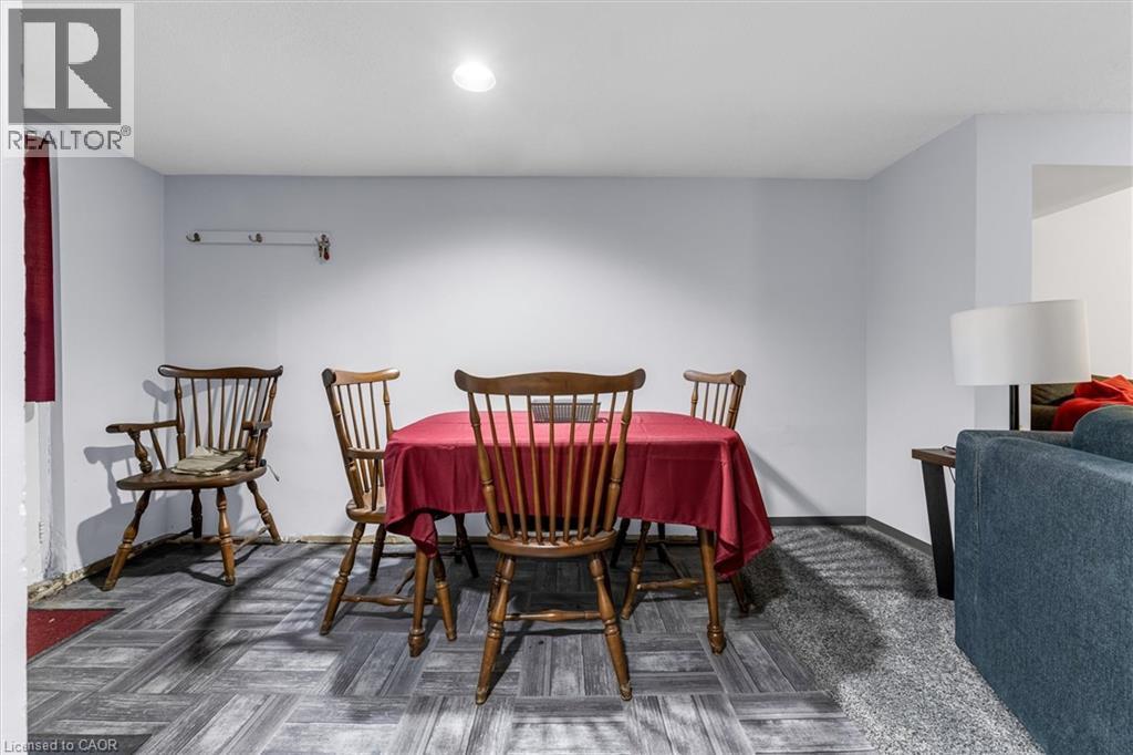 121 Edgemont Street N, Hamilton, ON - Indoor Photo Showing Other Room