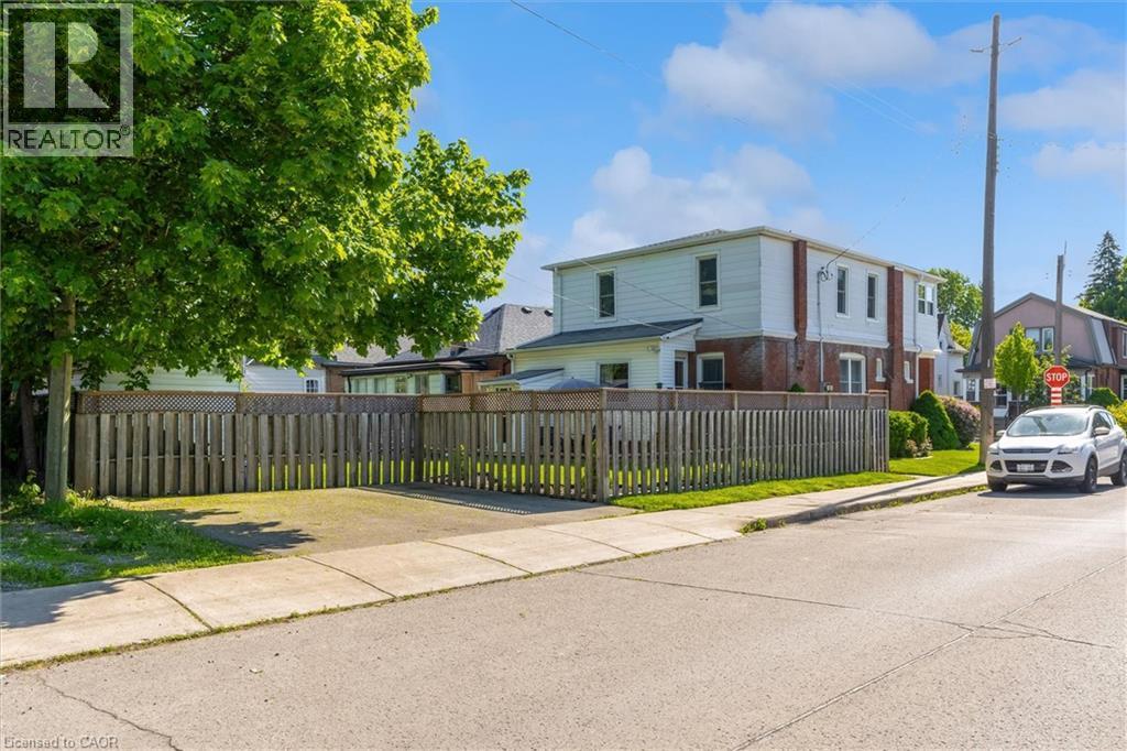 121 Edgemont Street N, Hamilton, ON - Outdoor