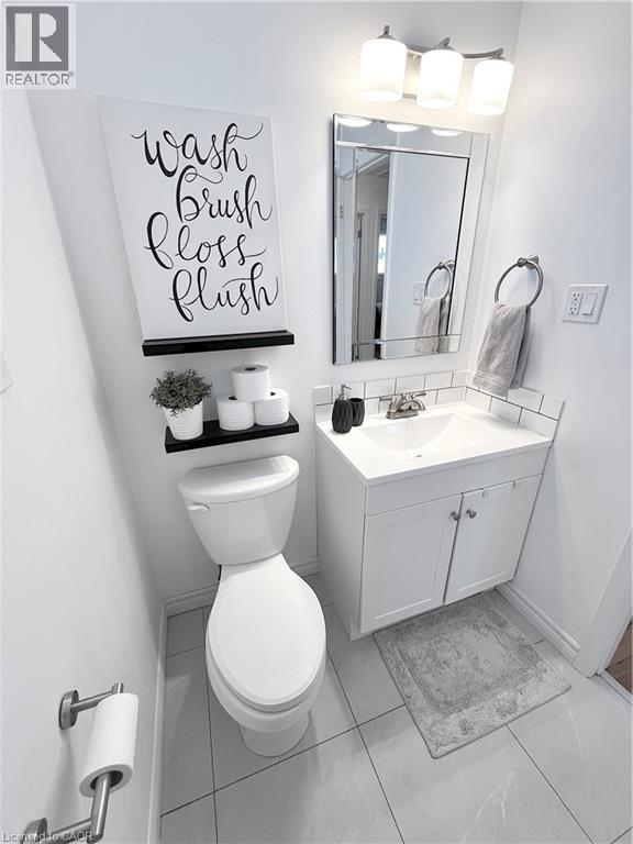 87 Locheed Drive Unit# Upper, Hamilton, ON - Indoor Photo Showing Bathroom