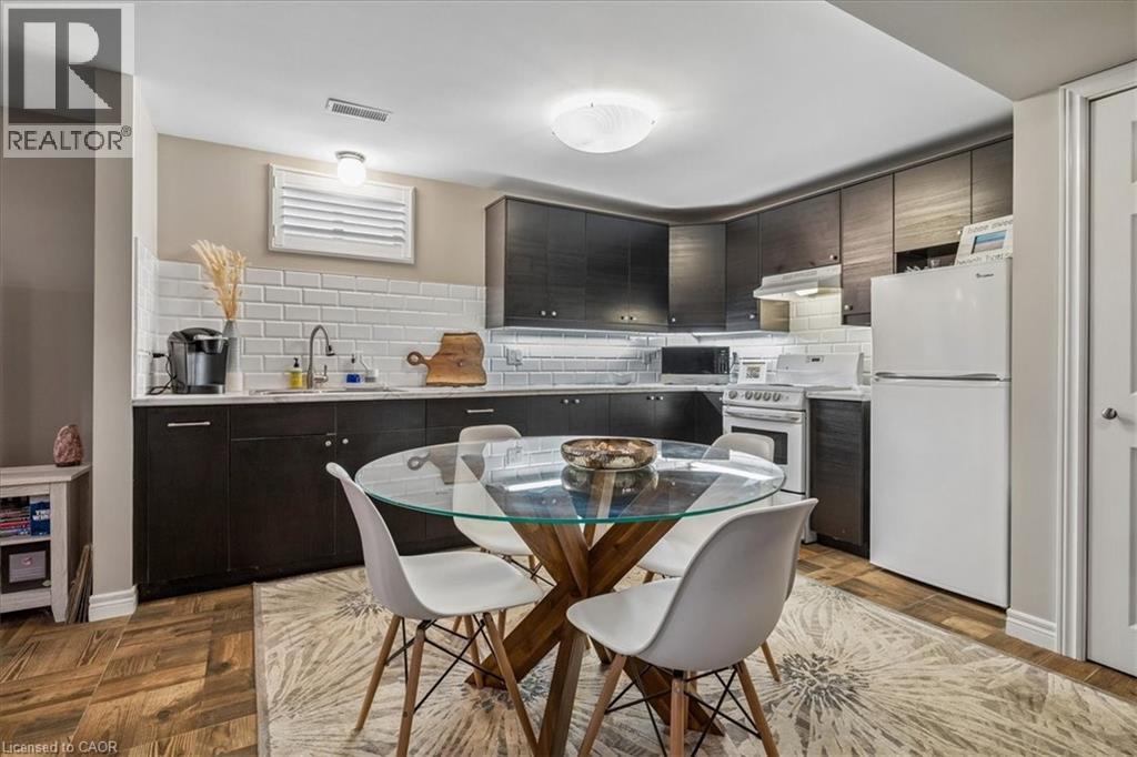 573 Beach Boulevard, Hamilton, ON - Indoor Photo Showing Dining Room
