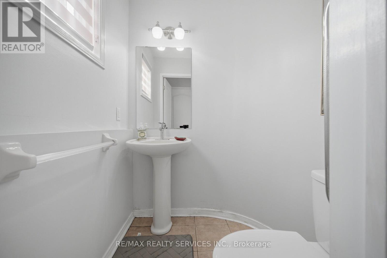 23 Ashmere Road, Brampton, ON - Indoor Photo Showing Bathroom