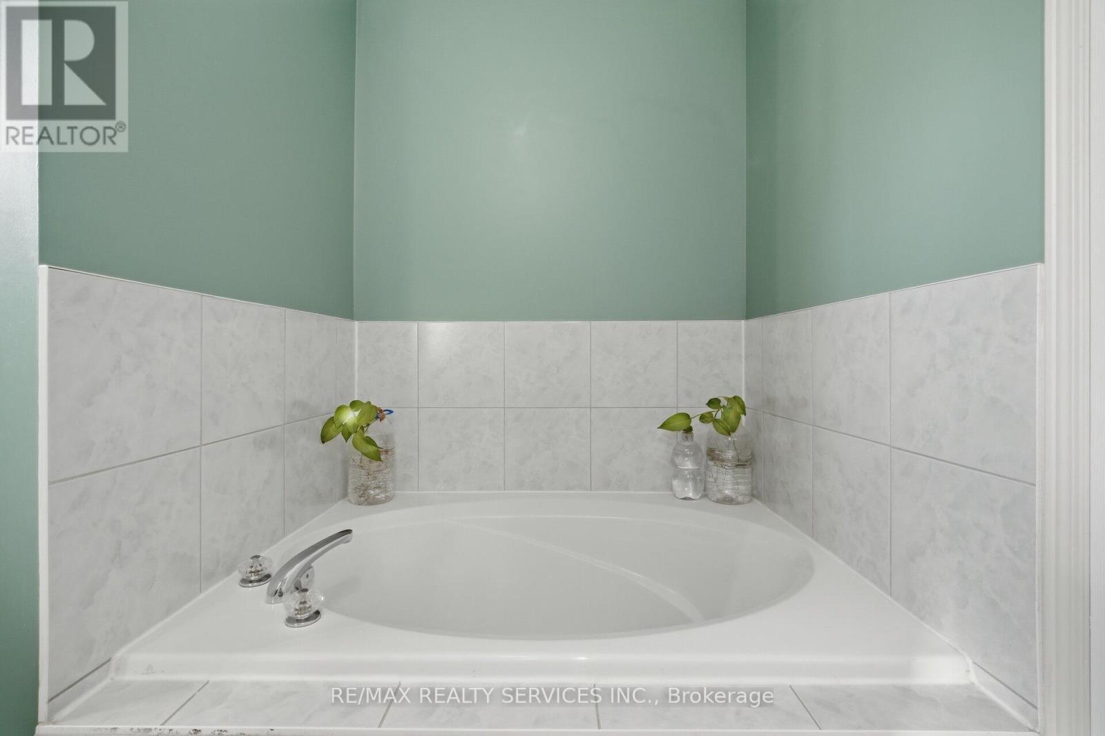 23 Ashmere Road, Brampton, ON - Indoor Photo Showing Bathroom