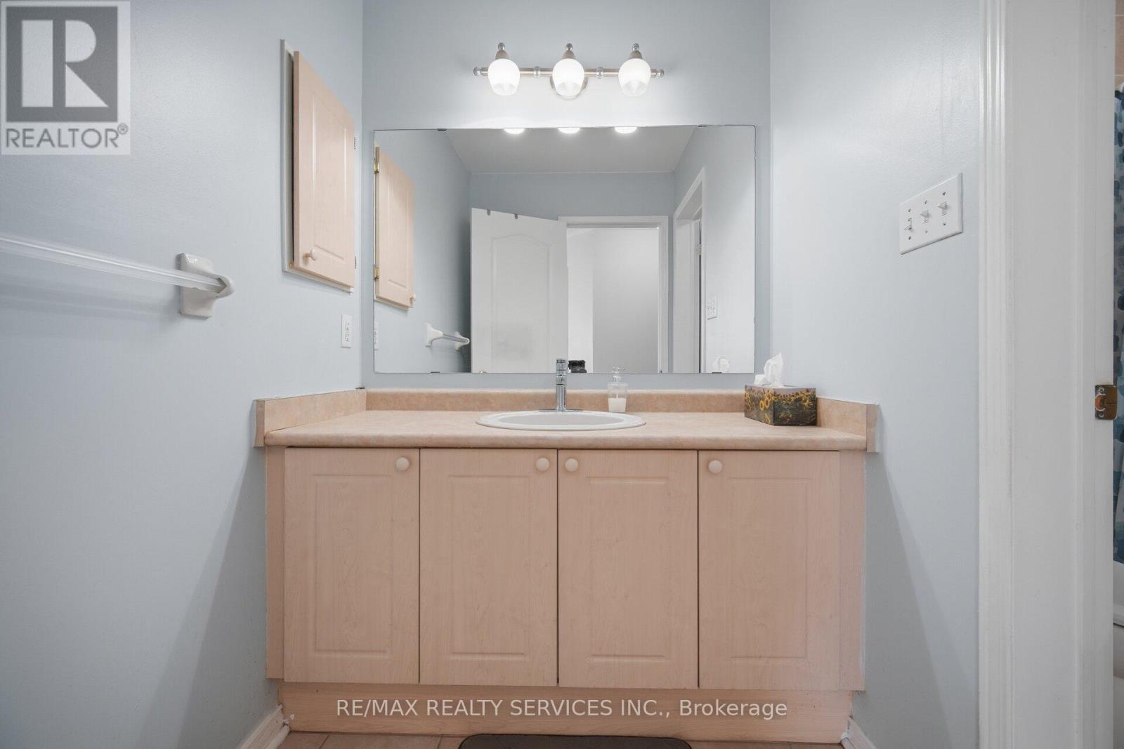 23 Ashmere Road, Brampton, ON - Indoor Photo Showing Bathroom
