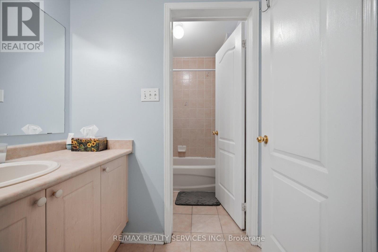23 Ashmere Road, Brampton, ON - Indoor Photo Showing Bathroom